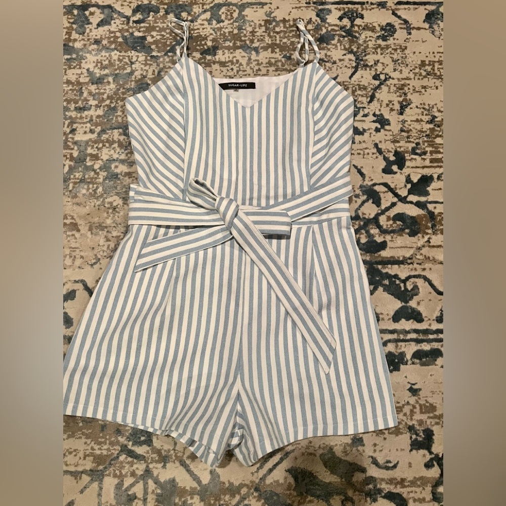 Sugar Lips romper. Size small. So adorable on!!